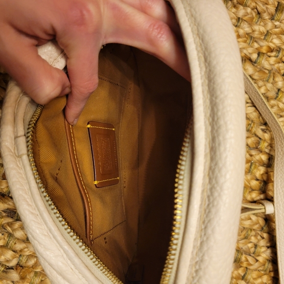 Coach Restored Camera Bag Pebbled Leather Chalk White Brass - Picture 9 of 12